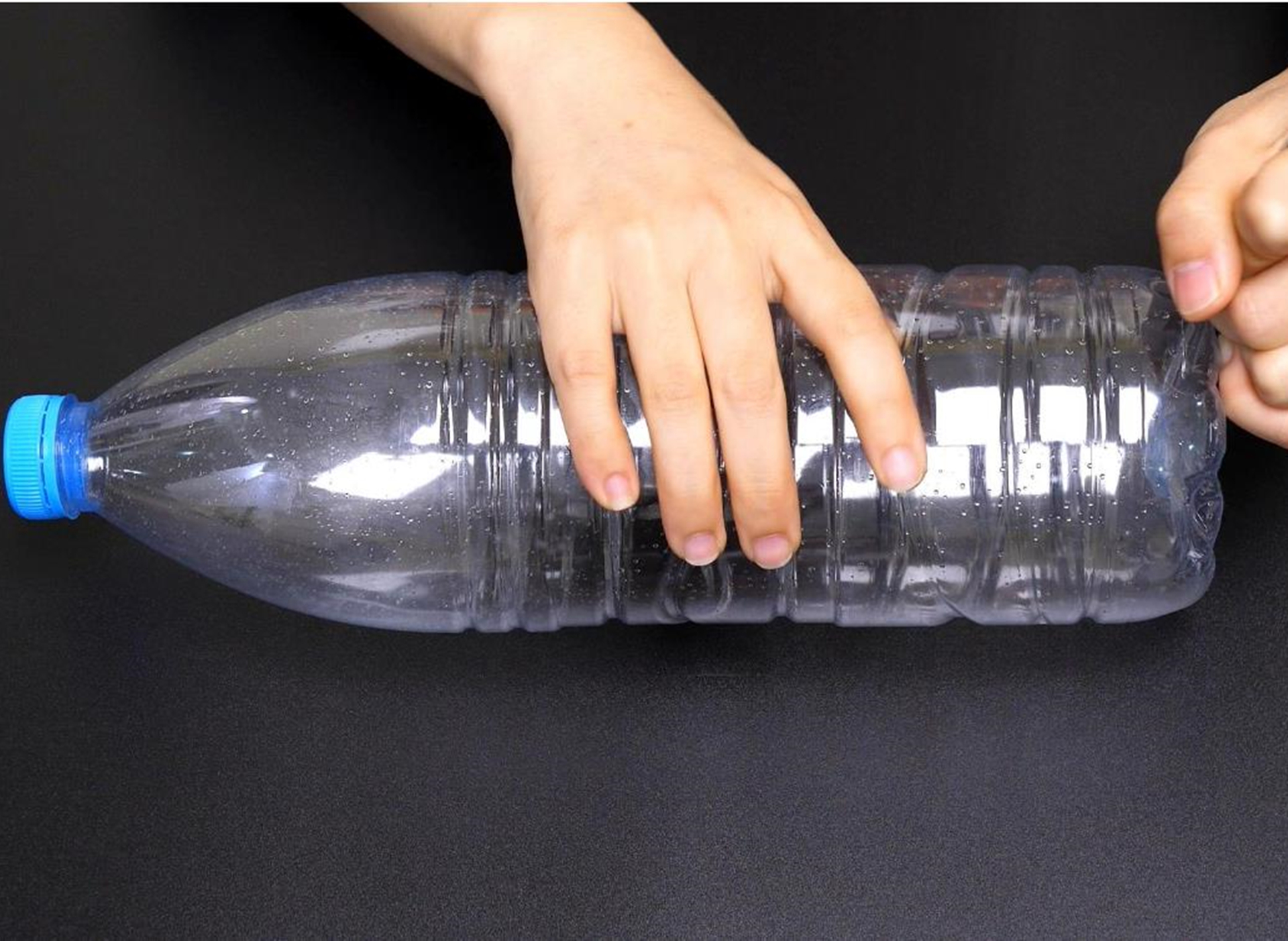 马桶掉进塑料瓶堵了怎么快速通,马桶被塑料瓶罐子塞住了怎么办