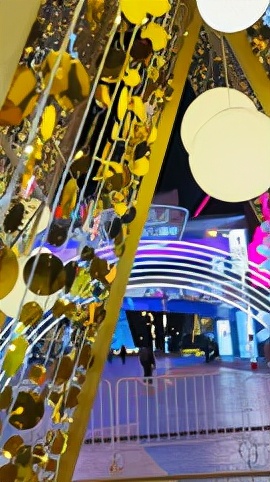 限定梦幻装置，圣诞拍照打卡好去处就在华熙LIVE·528