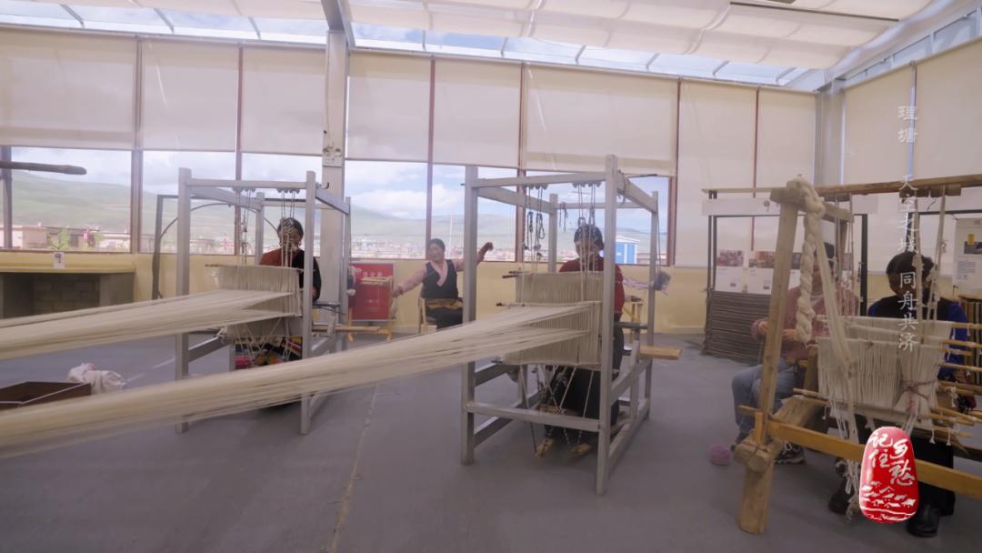 理塘天空之城照片,川西高原理塘