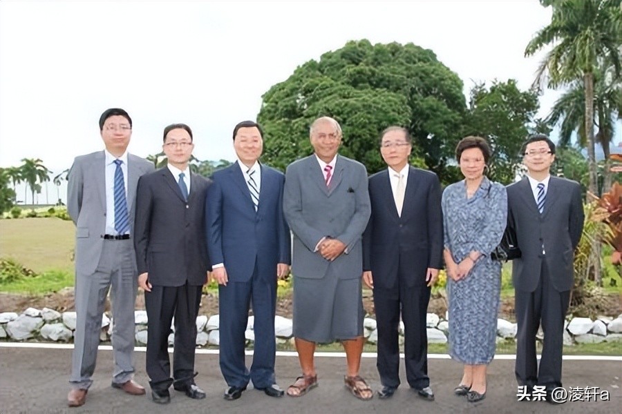 美阵营再添猛将?新总理刚上任就针对中国,紧急叫停中方项目