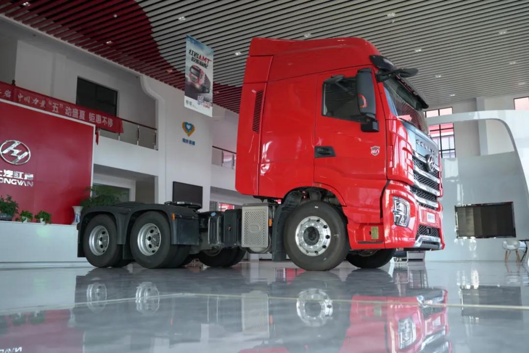 上汽红岩杰狮h6牵引车试驾报告,上汽红岩杰狮h6欧标版