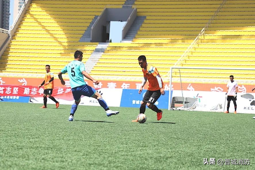 绿茵场上,绿茵场上展风采