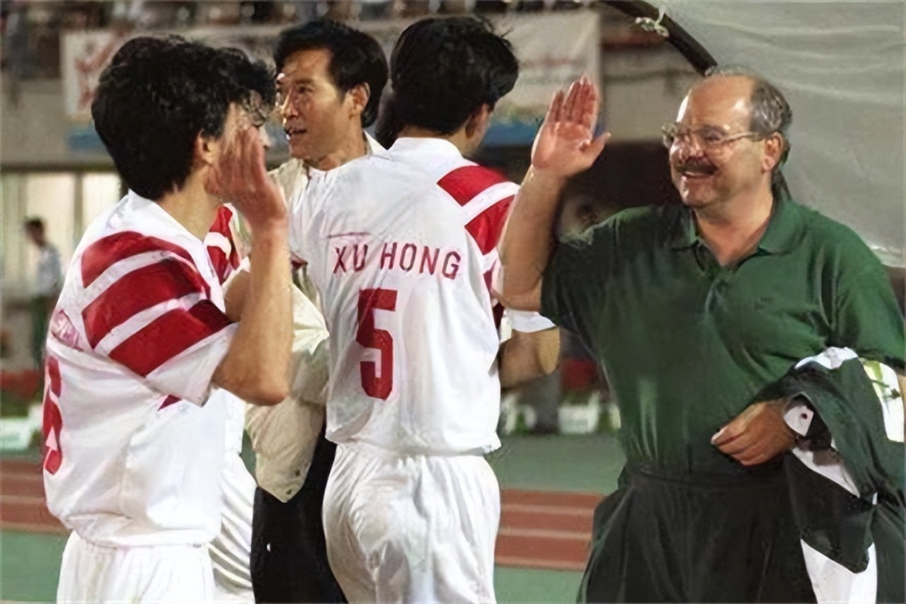 董礼强真是国足克星,中国足球运动员董礼强