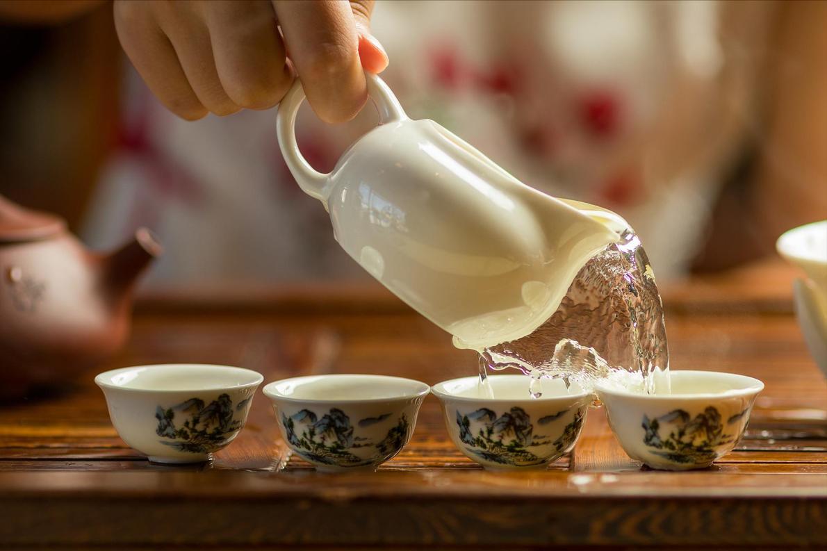 什么绿茶适合老年人喝还好喝,哪种绿茶适合老年人喝