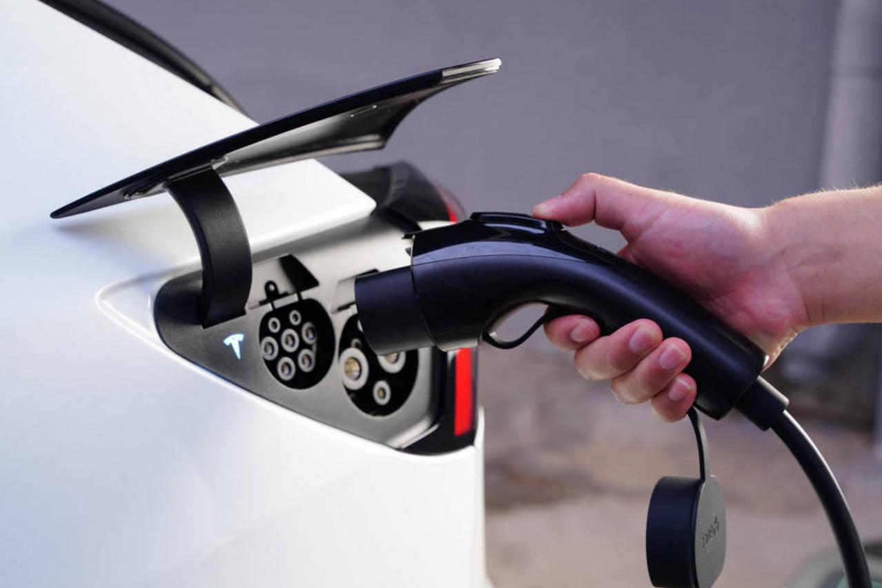 电动车电池充电的几个误区,电动车正确充电方法和注意事项