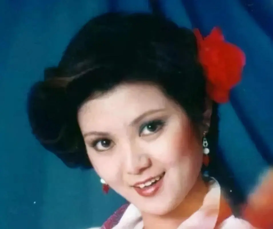 出演小婉君的她嫁入豪门生五子,小婉君24岁嫁富豪生五子