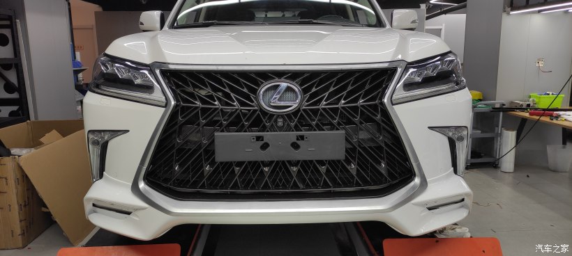 雷克萨斯lx570巅峰限量版越野改装,雷克萨斯LX570内饰改装套件