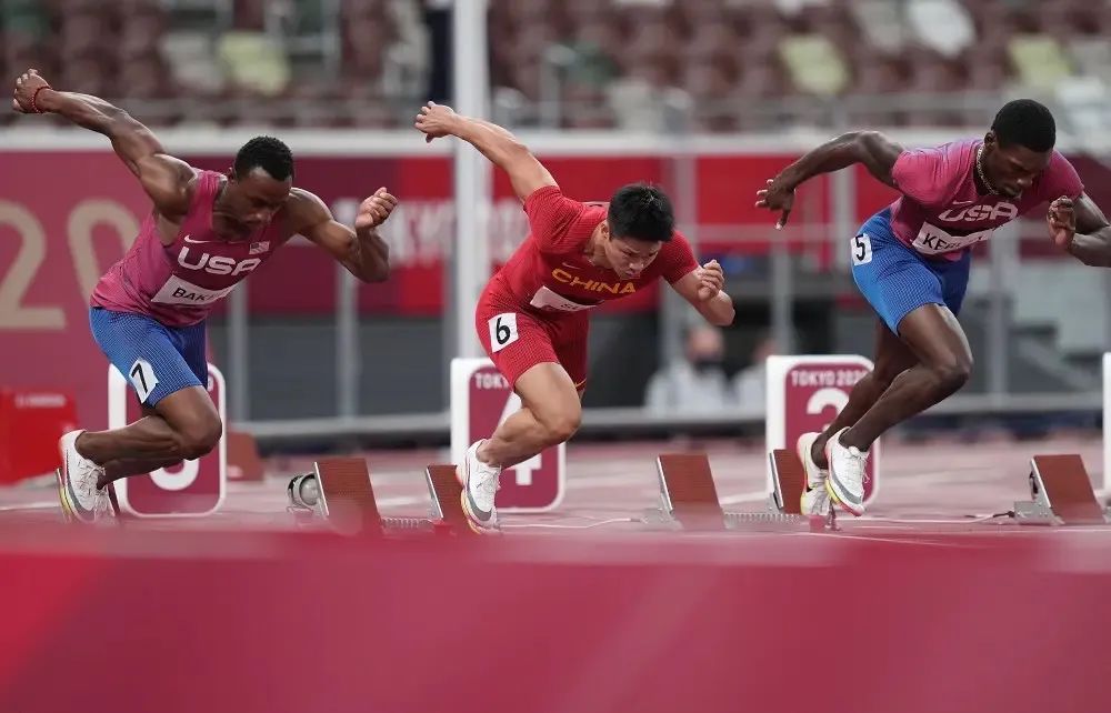 阿迪达斯市场下滑严重,阿迪达斯净利暴跌近八成