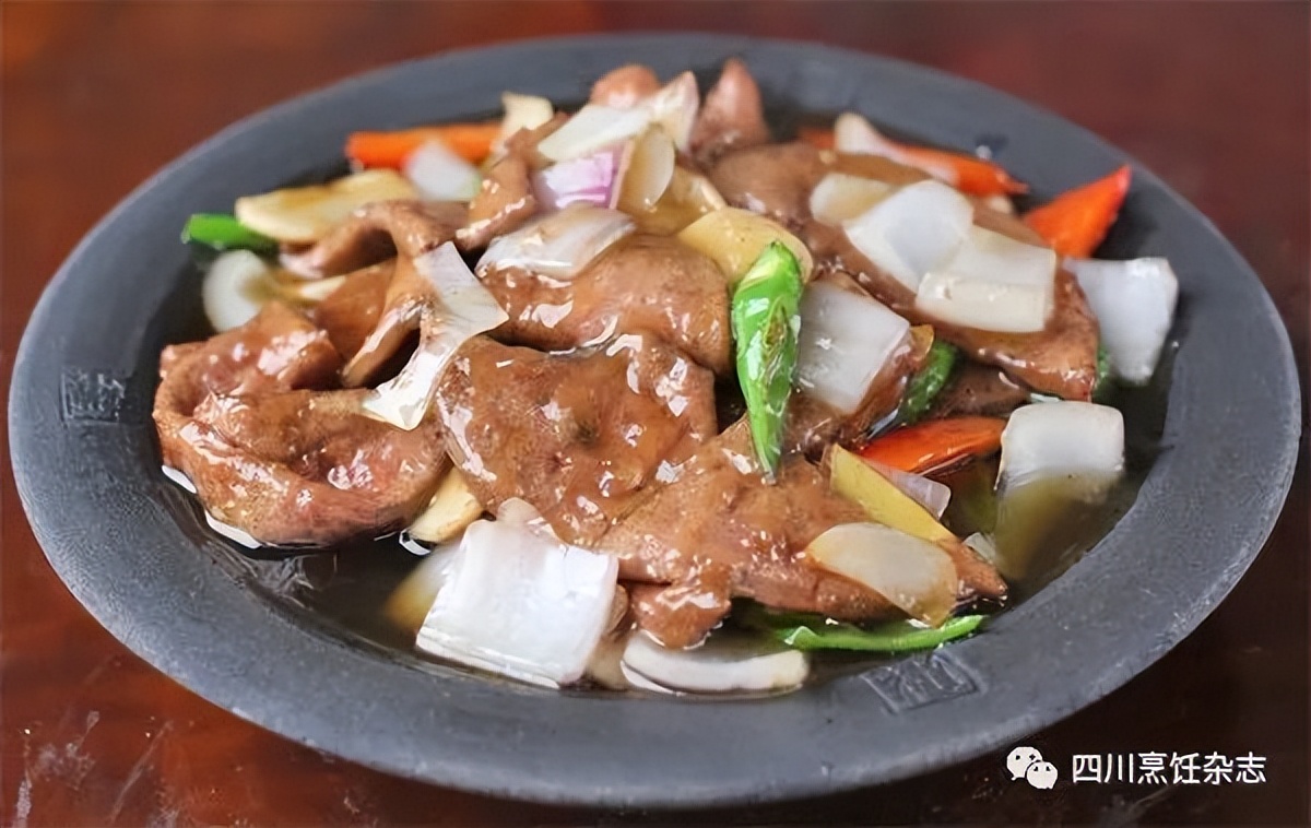 土匪鸡,花肉丁,风情鸡,坨坨肉,棒棒鸡,砂茶雅鱼,油爆辣牛舌,大锅肝片,香辣黄牛排...特色古道风情宴13菜例