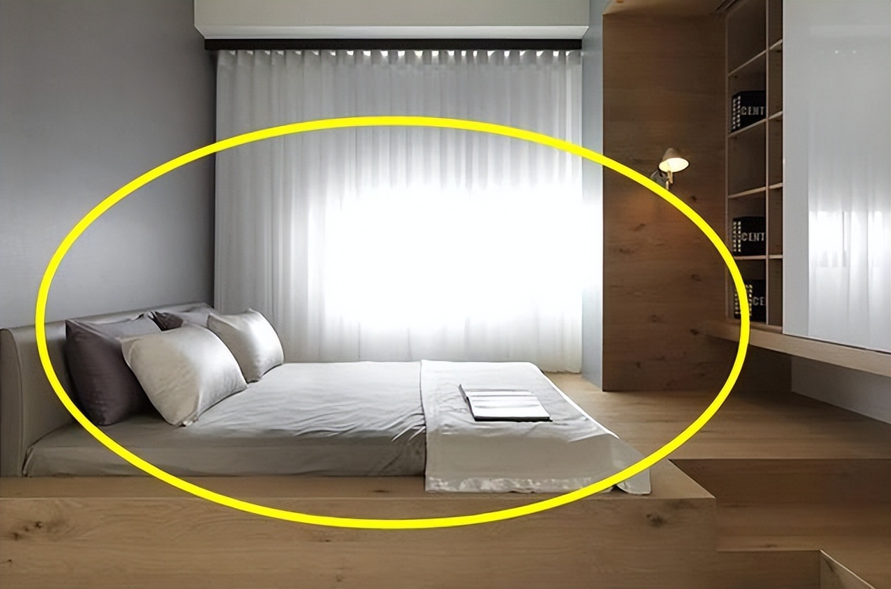 为了“省钱”不买床直接睡床垫？奉劝大家：别为了省钱忽视健康