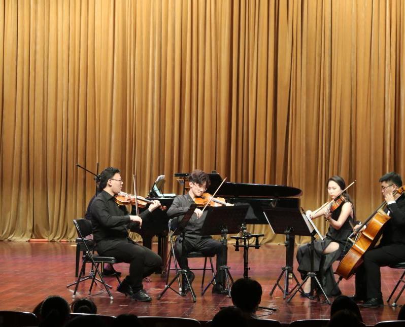 威德曼大提琴协奏曲《黑暗琴弦》的音色音响特征