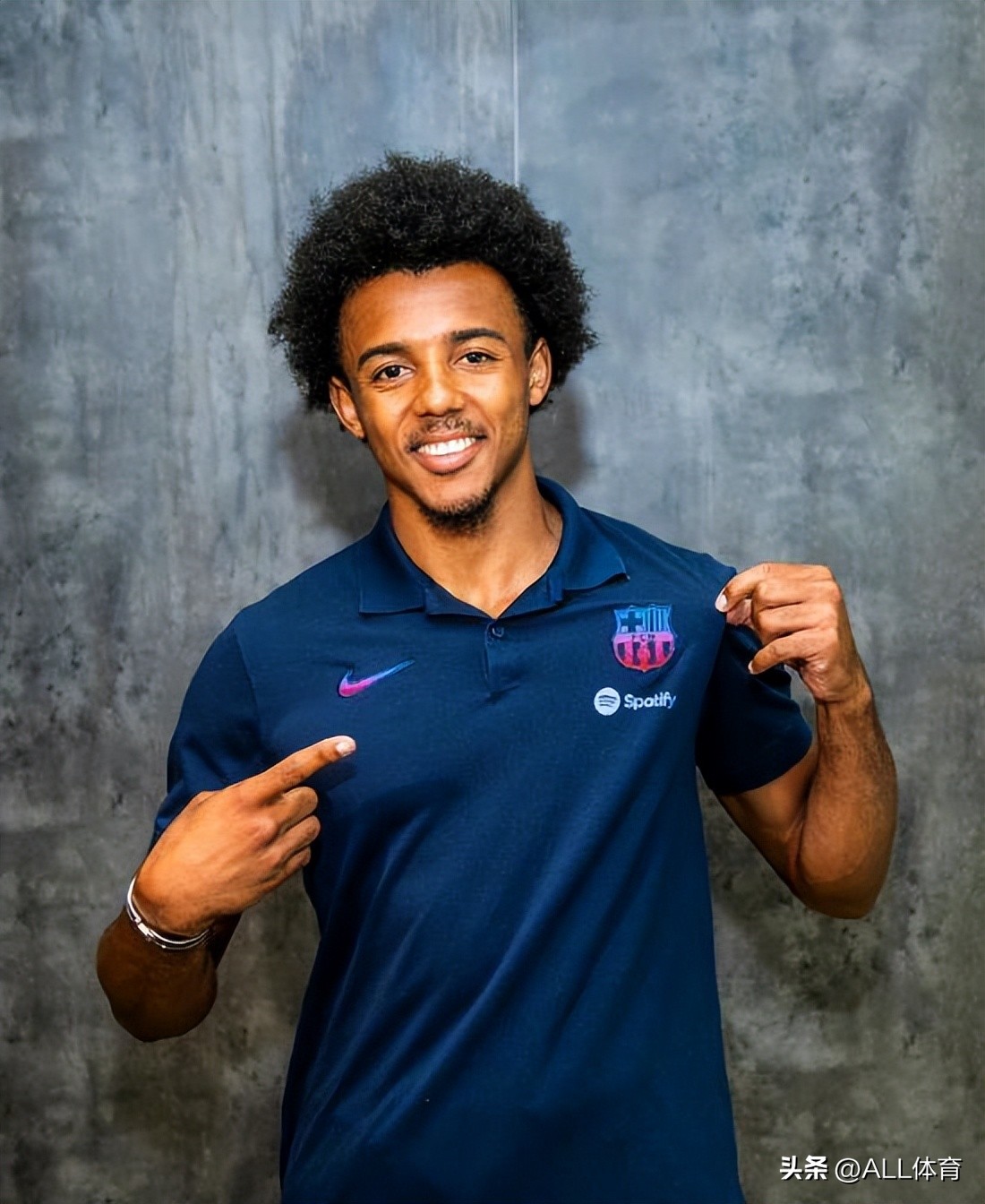 巴萨最新转会消息切尔西,曝巴萨即将签下孔德