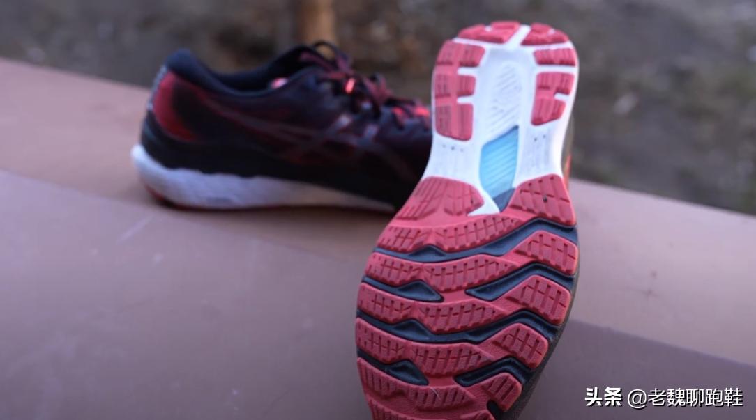 一年穿两双鞋,比较耐穿好看的慢跑鞋