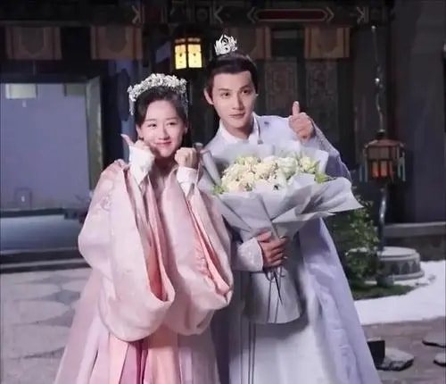 她曾被誉为娱乐圈校花,她被称为最美校花