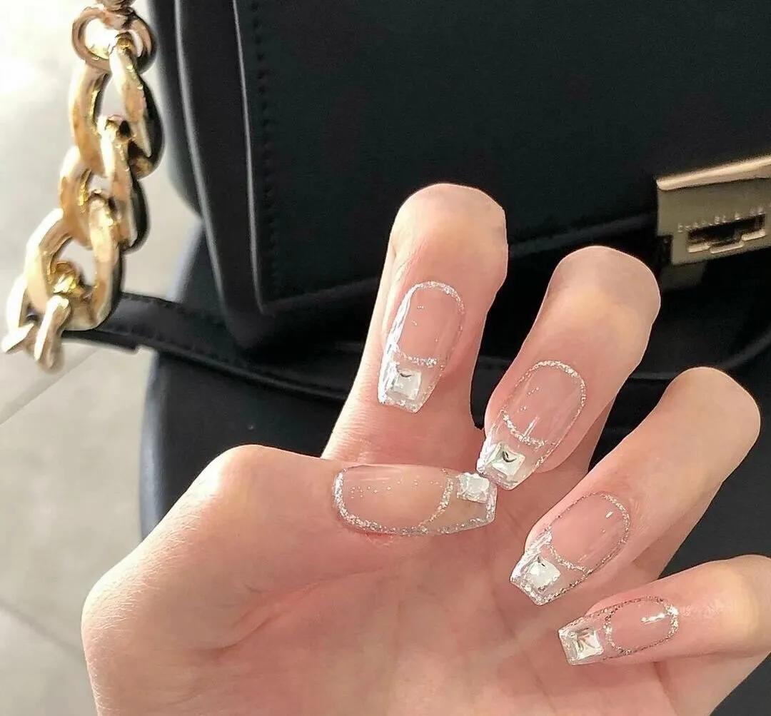 你一定要试试这3种美甲,盘点十款最受欢迎的美甲