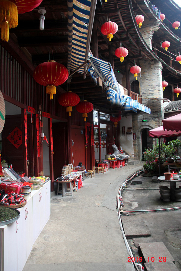 走进世界文化遗产之一福建永定客家土楼