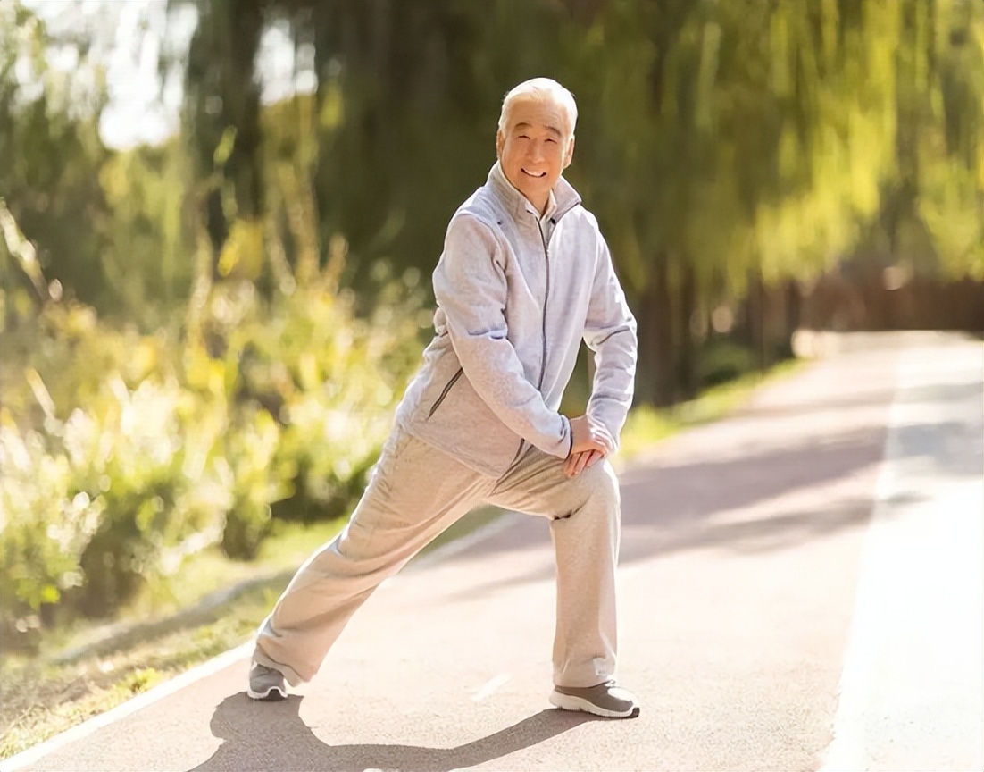 肺癌引起的肩背痛与肩周炎的区别,肺癌引起的肩膀疼早期症状