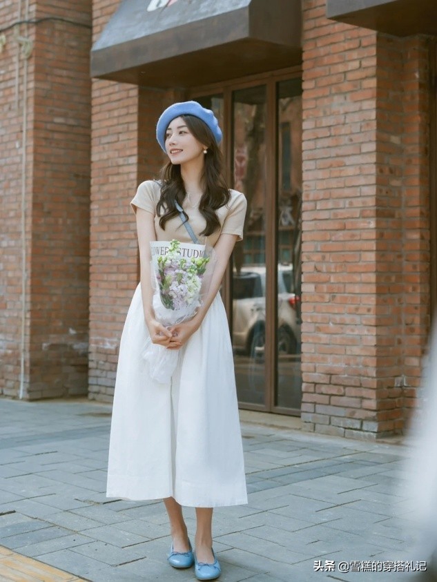 小白鞋马丁靴,小白鞋马丁靴圆头