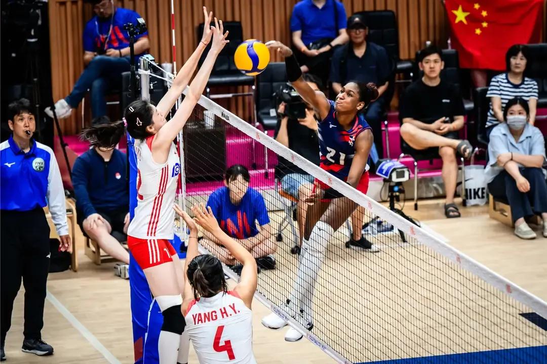 李盈莹爆发中国女排决胜时刻,李盈莹一个人撑起低谷的中国女排