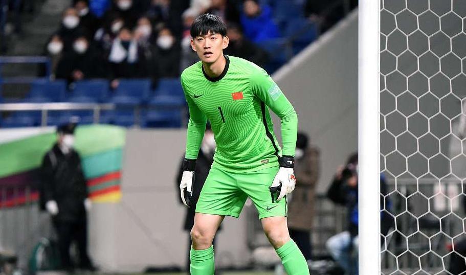 中国男足vs中国香港转播,颜骏凌和武磊互爆猛料