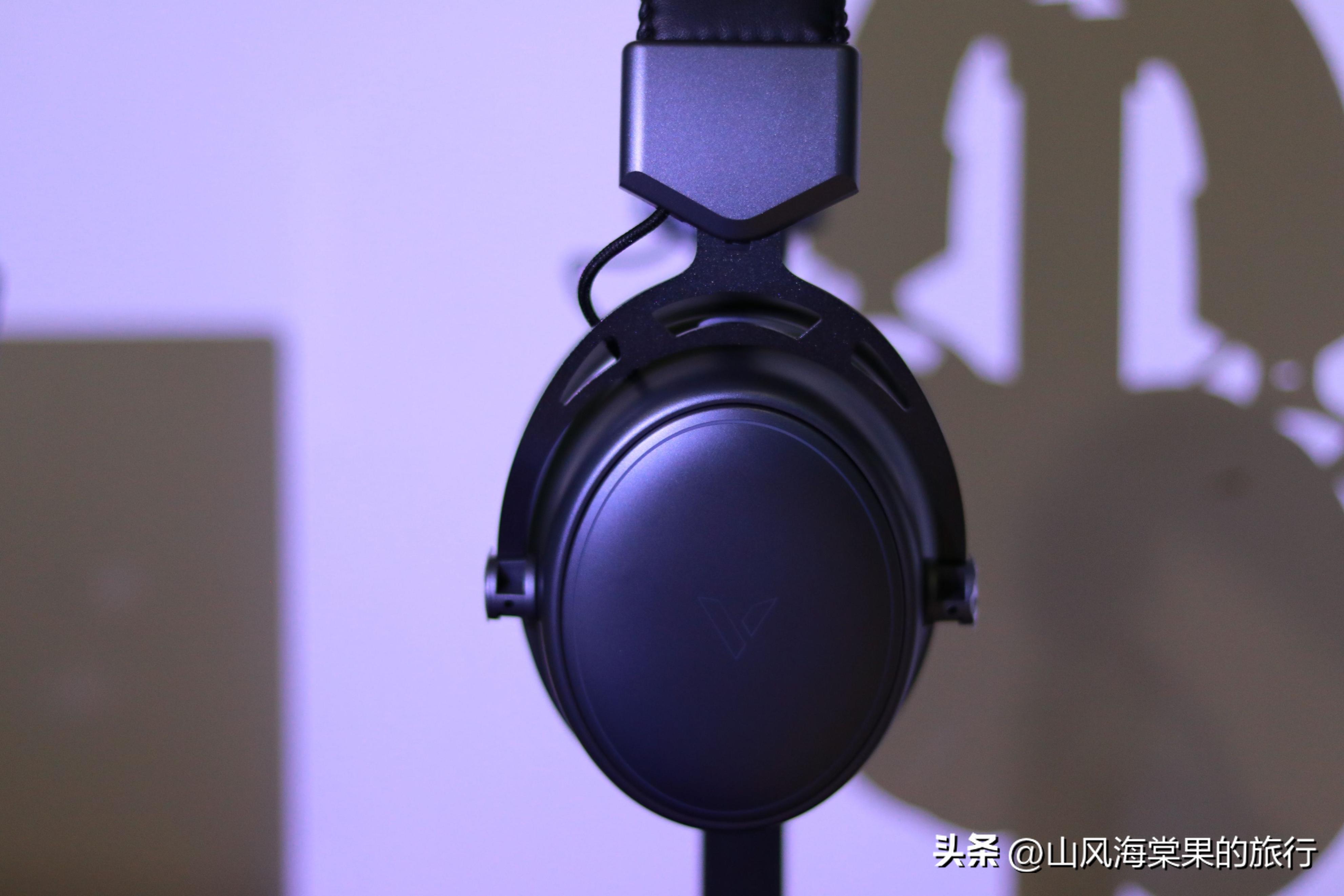 雷柏v800耳机怎么样,雷柏VH800无线RBG游戏耳机