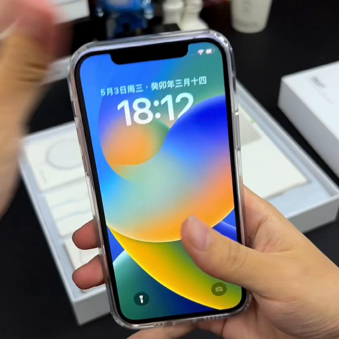 iphone15琚洕,iphone13mini