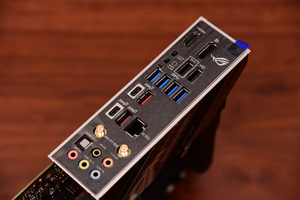 DDR5与DDR4？Win11与Win10？12600K对决5600X实战