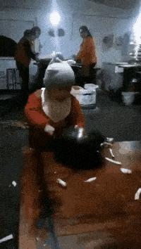 女朋友平胸是什么心理,女朋友是平胸怎么形容