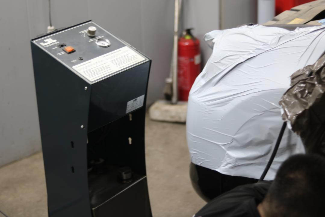 皇冠3.0经典老车翻新复活视频,13代皇冠全车翻新泉州地区