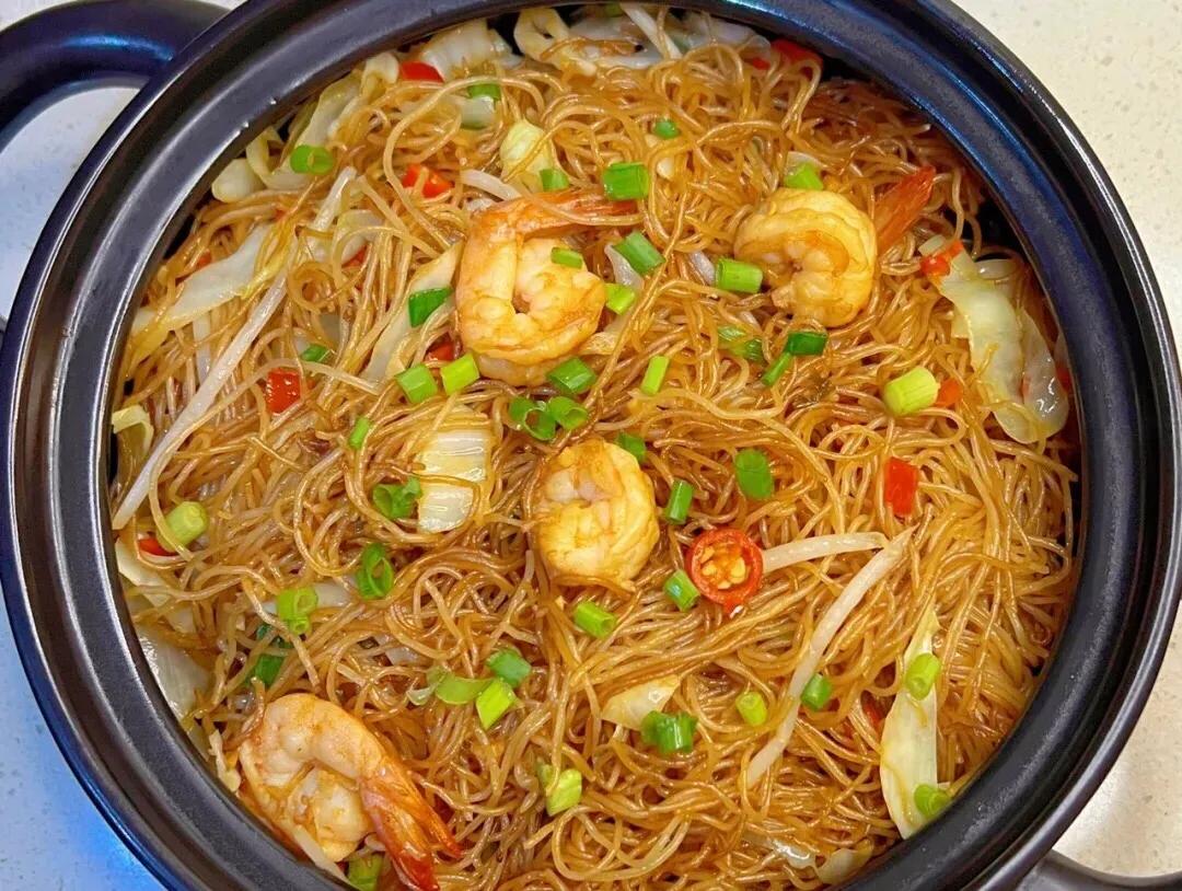 冬天就想吃热乎乎的面条,秋冬暖身砂锅煲