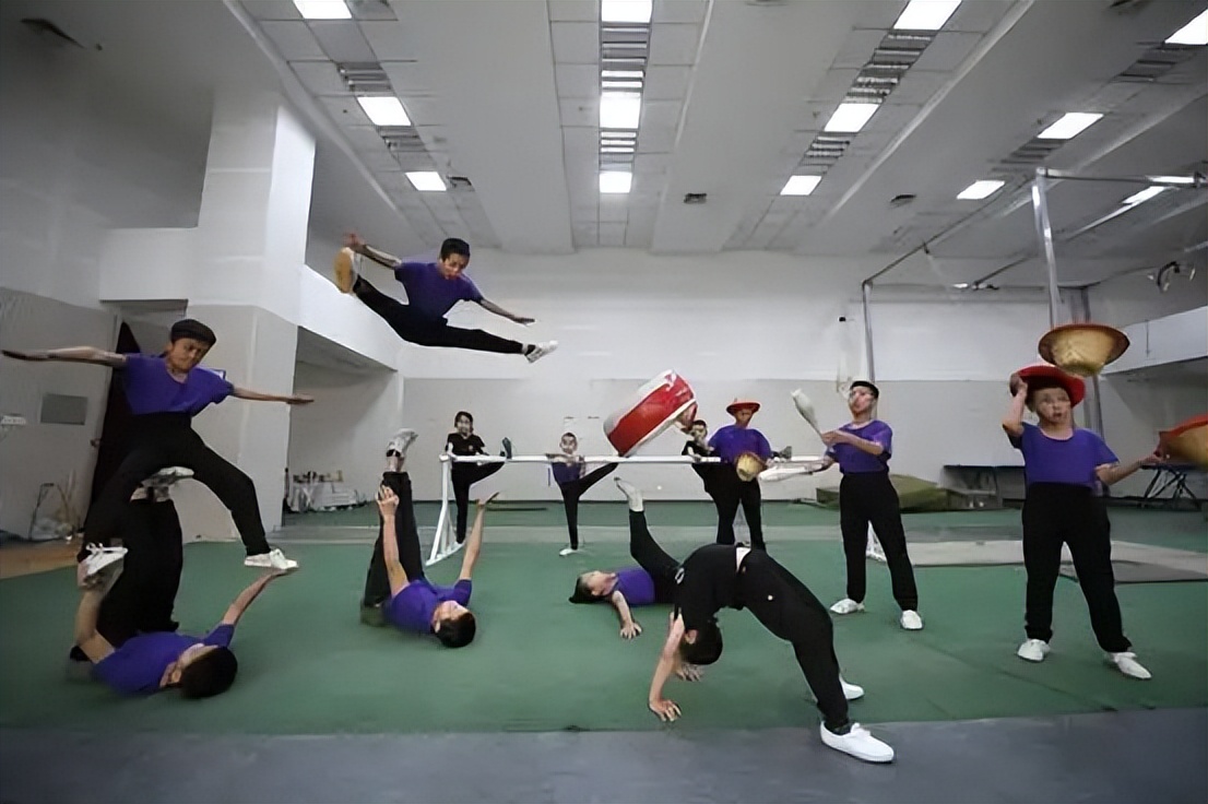 姜昆心怀善念改变孩子一生,姜昆的早期视频