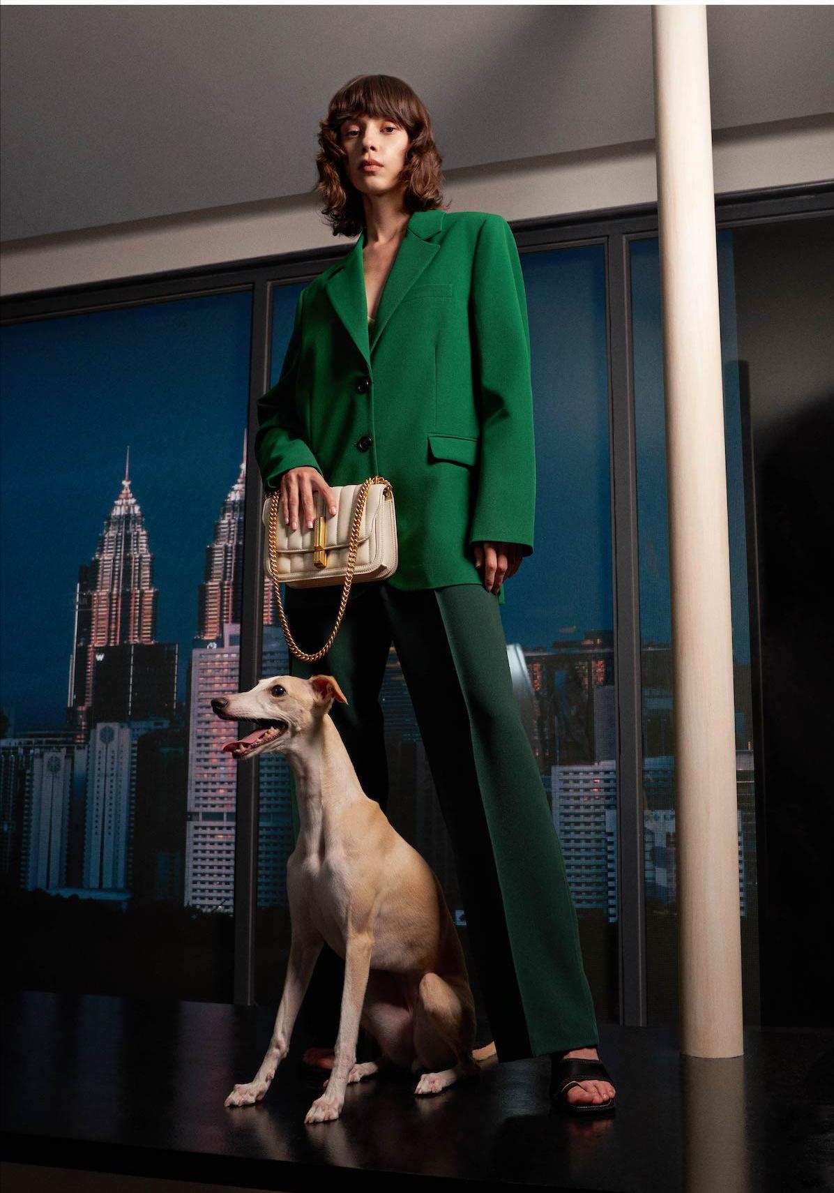 适合40岁女人背的包包品牌排行榜,40岁女人背什么款式的包包洋气