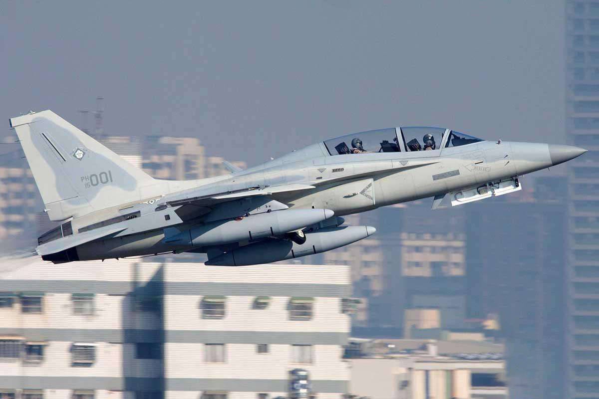 美国防务新闻阿根廷购买枭龙,英国担心阿根廷买枭龙战机