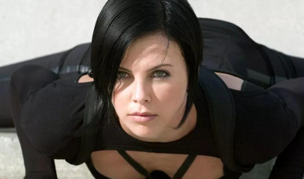 你可能不相信，好莱坞女神，查理兹塞隆才是真正的underdog