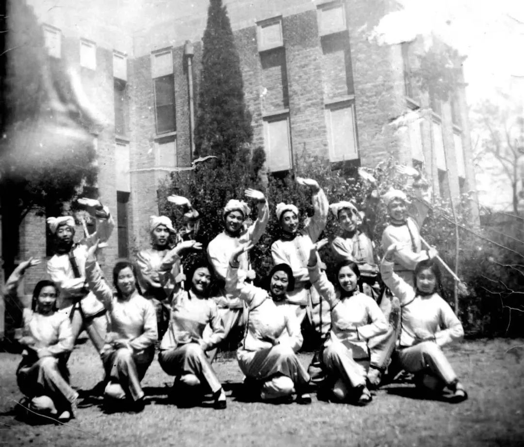 你的出现惊艳了时光温柔了岁月,一个惊艳了时光一个温柔了岁月