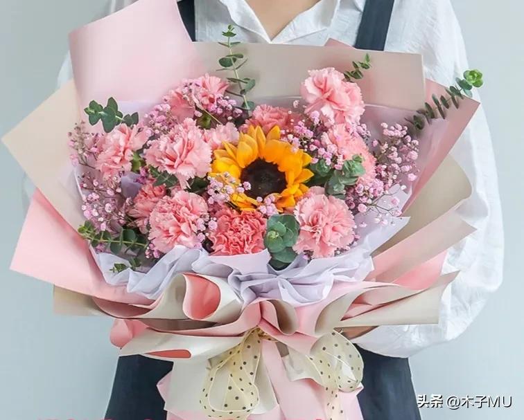 送老师什么颜色康乃馨最合适,送老师康乃馨合适吗