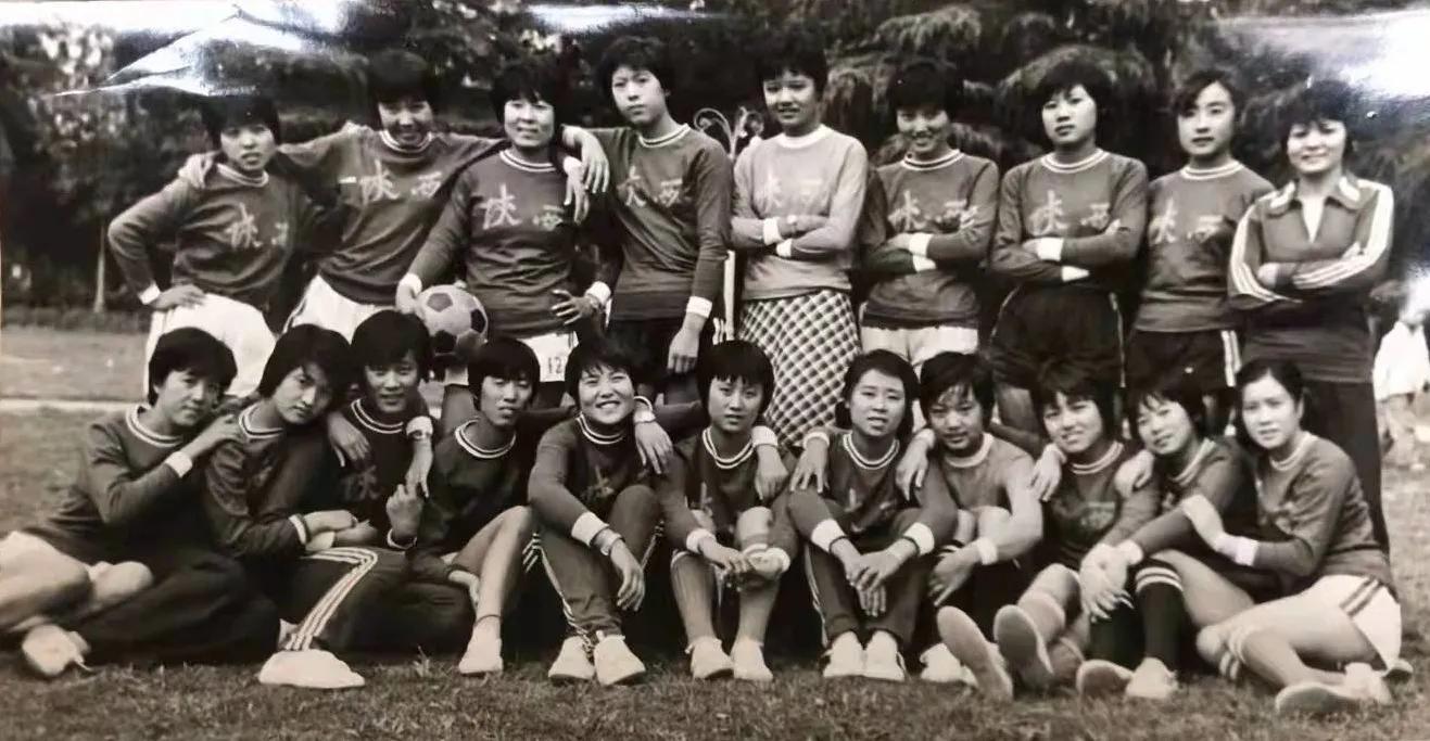 中国女足解说词诗句,中国女足的说说