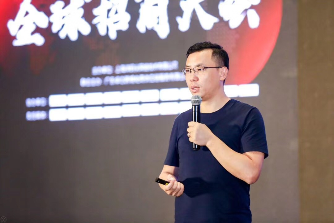 曾经代购电商鼻祖，烧光10亿后，被房东扫地出门