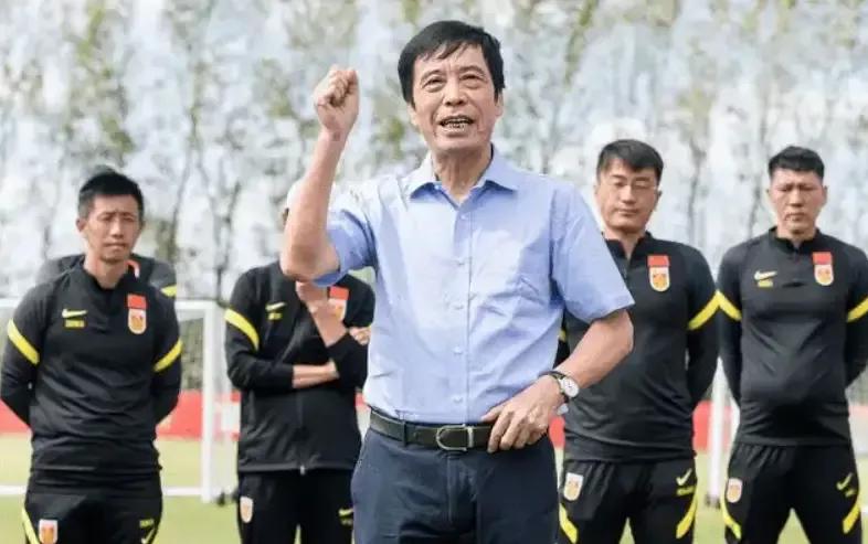 国足李霄鹏最新消息,国足鲁能主帅李霄鹏