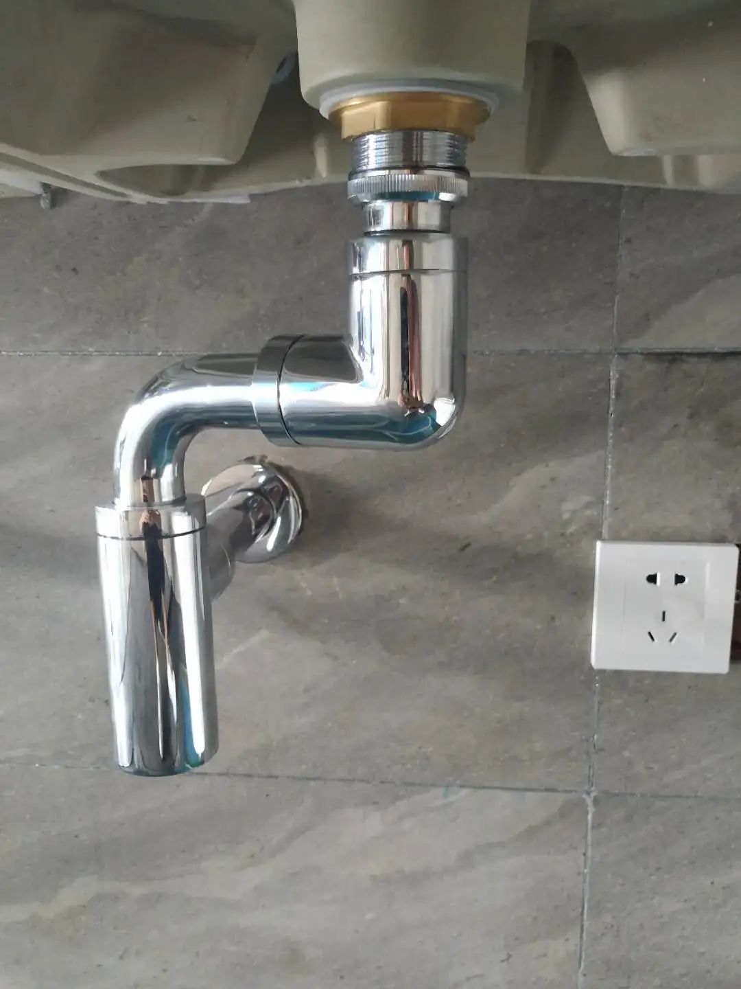 卫生间台盆下水道反味太臭怎么办,卫生间洗手盆反味小妙招