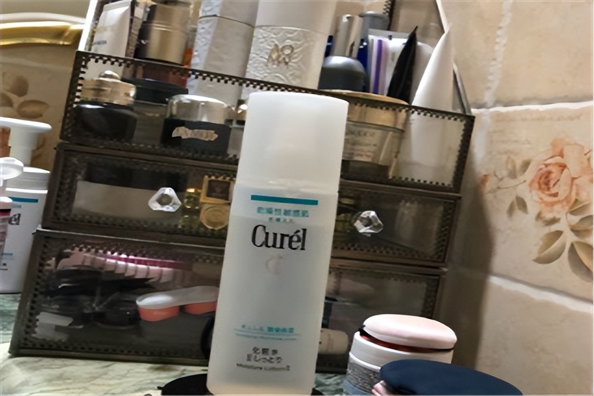 爽肤水美白补水提亮去黄推荐,爽肤水推荐美白补水