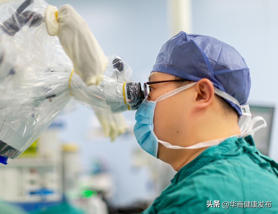 西北首台术中核磁共振登场！术中“核*器武**”精准制导切除多部位颅内肿瘤