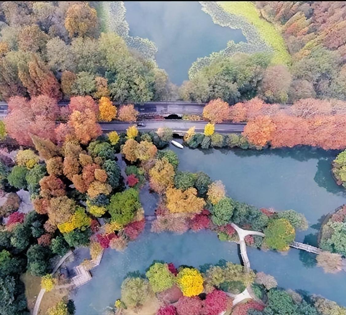 西湖白堤和苏堤简介,西湖十景苏堤简介