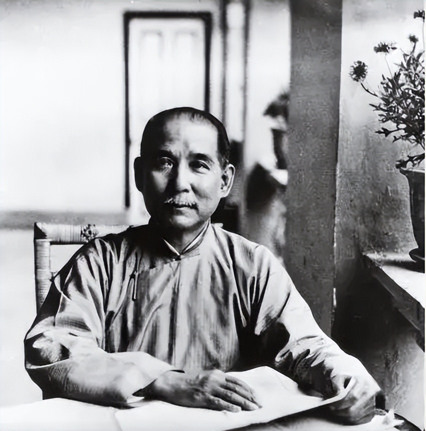 从“民族自决”到“民族区域自治”：内蒙古自治区是如何诞生的？