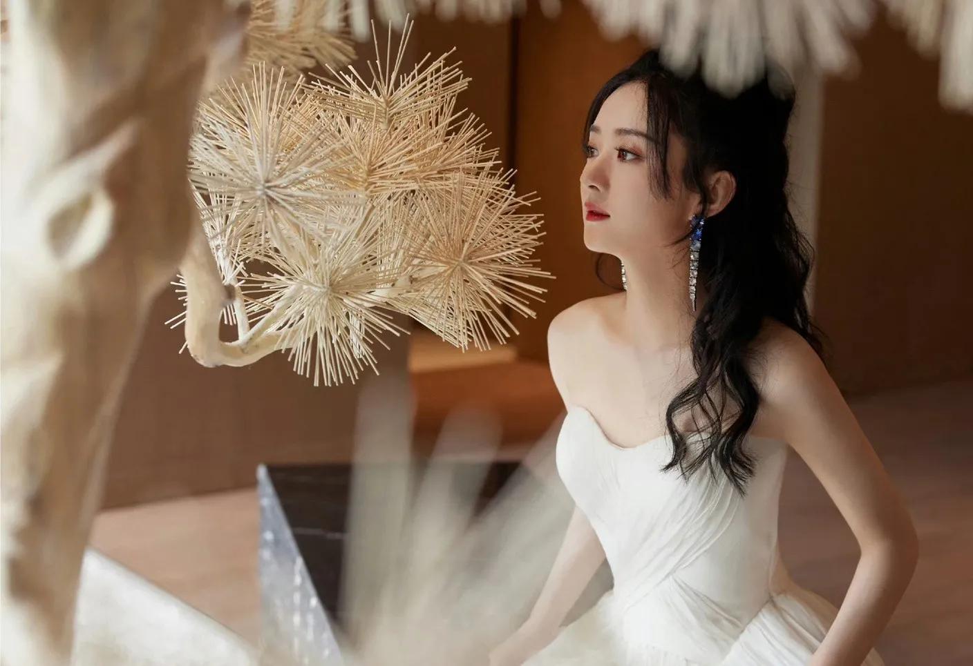 赵丽颖杨幂惊艳写真大片,魅力女神赵丽颖写真