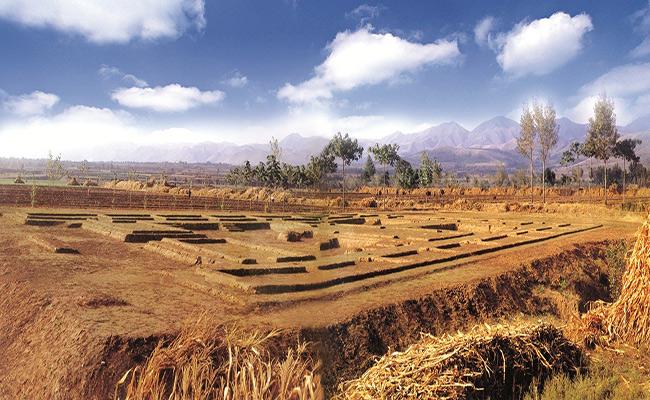 周原出土青铜器10册重20公斤,周原遗址出土青铜器铭文写了什么