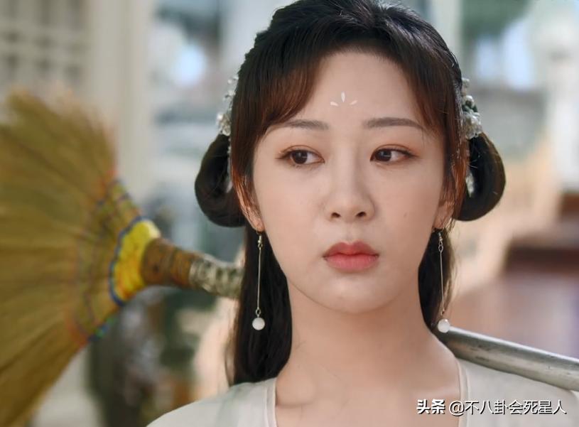 杨紫王一博对比照,杨紫王一博对比