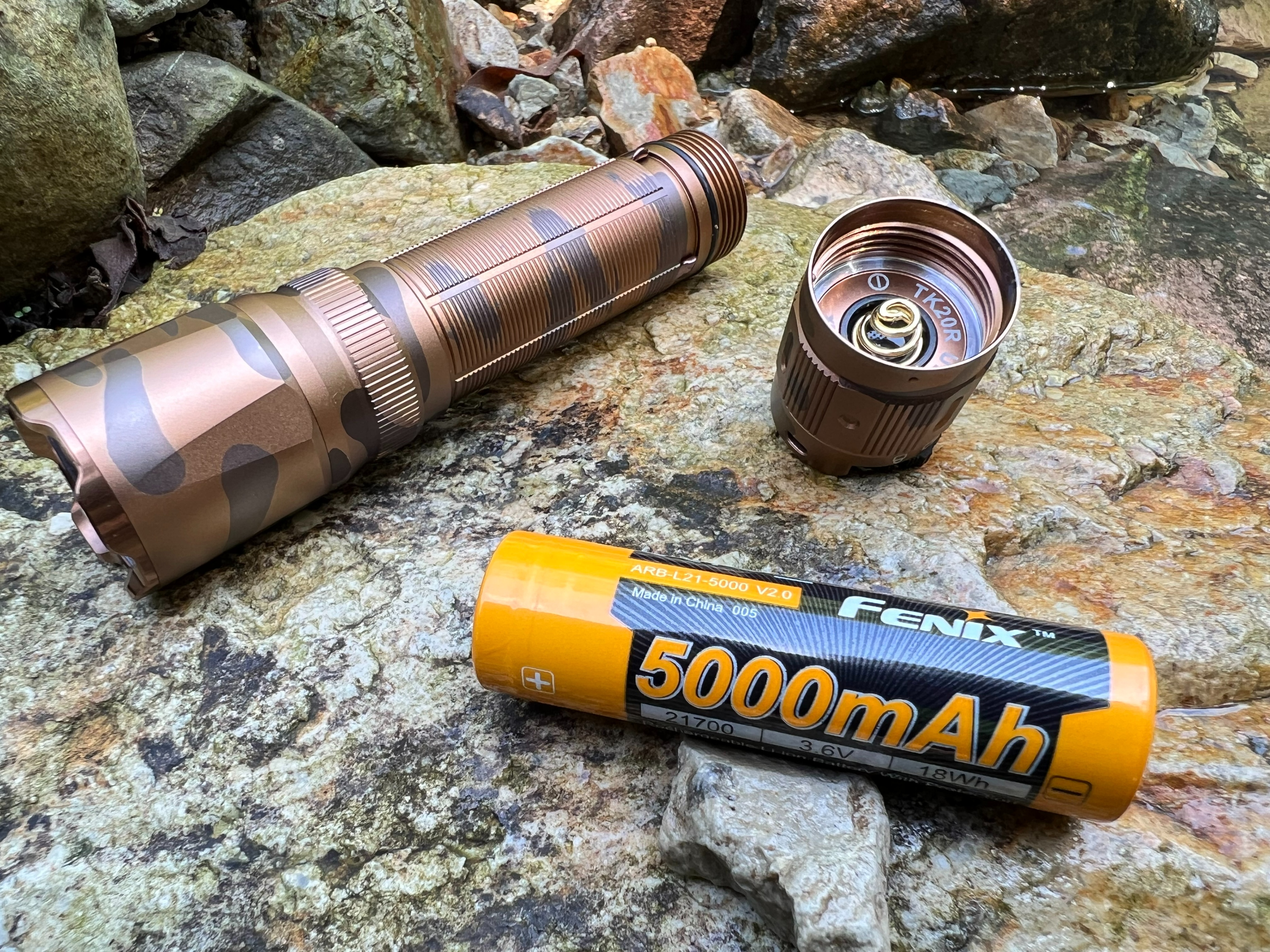 fenix手电测评tk35,fenixtk20uev2.0战术手电