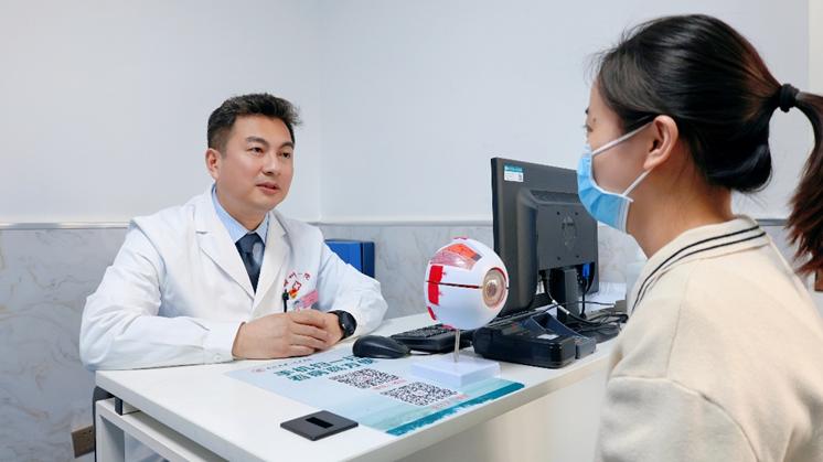 高度近视可以引起哪些并发症,高度近视眼底并发症失明概率