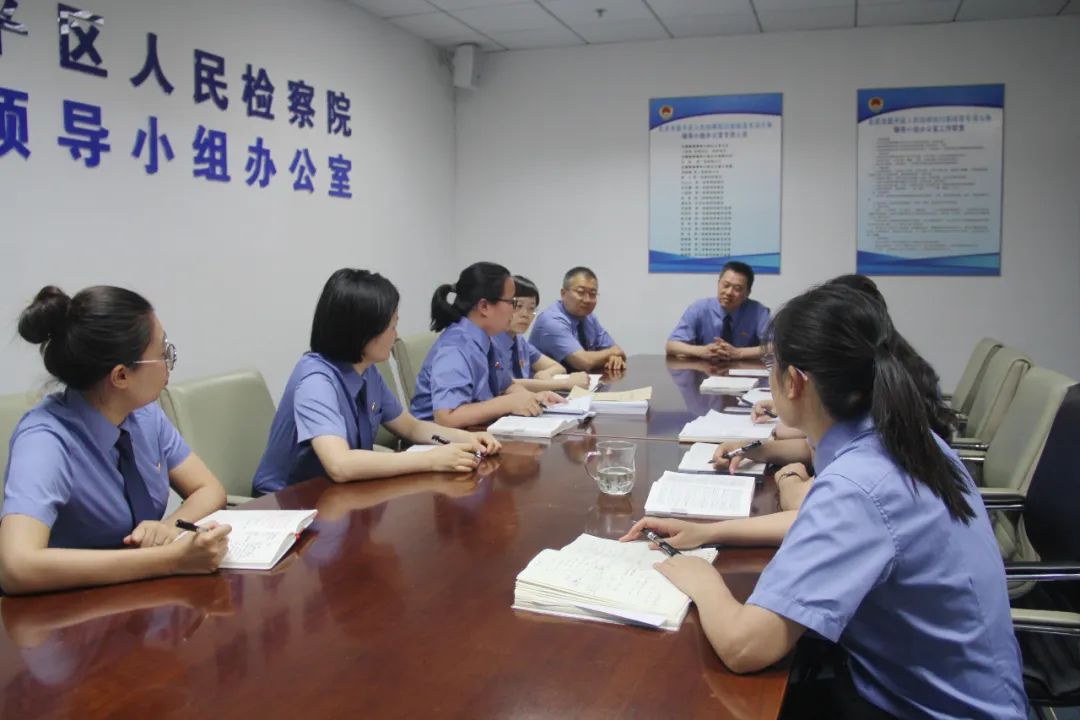 侵犯公民个人信息罪不起诉的案例,让胡路区侵犯公民个人信息罪案例